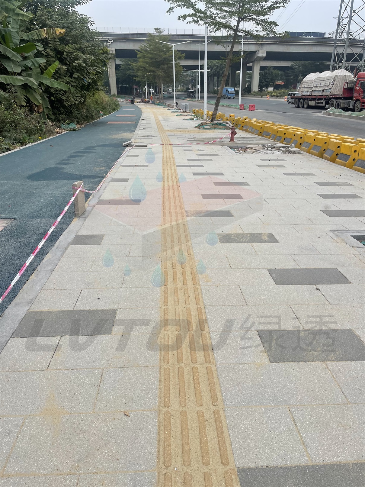 細面陶瓷透水磚:多功能地面產品的綠色革命